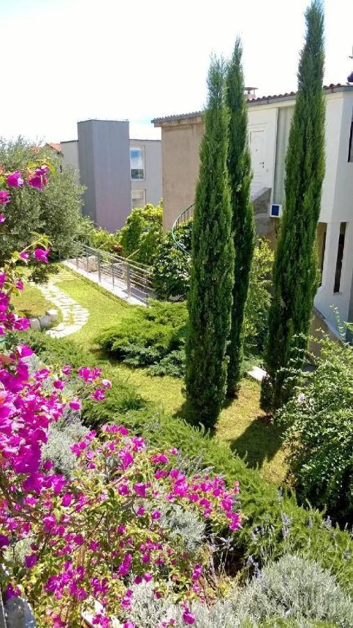 Apartment Sreta オミシュ エクステリア 写真