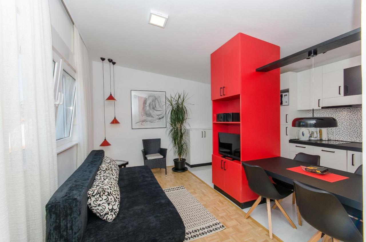 Apartment Sreta オミシュ エクステリア 写真