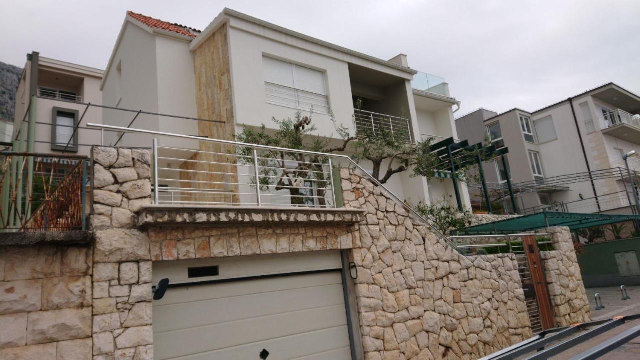 Apartment Sreta オミシュ エクステリア 写真